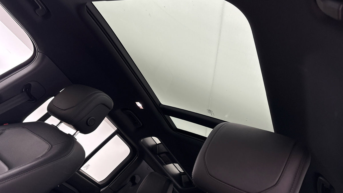 Land Rover Defender 110 Urban Image 6