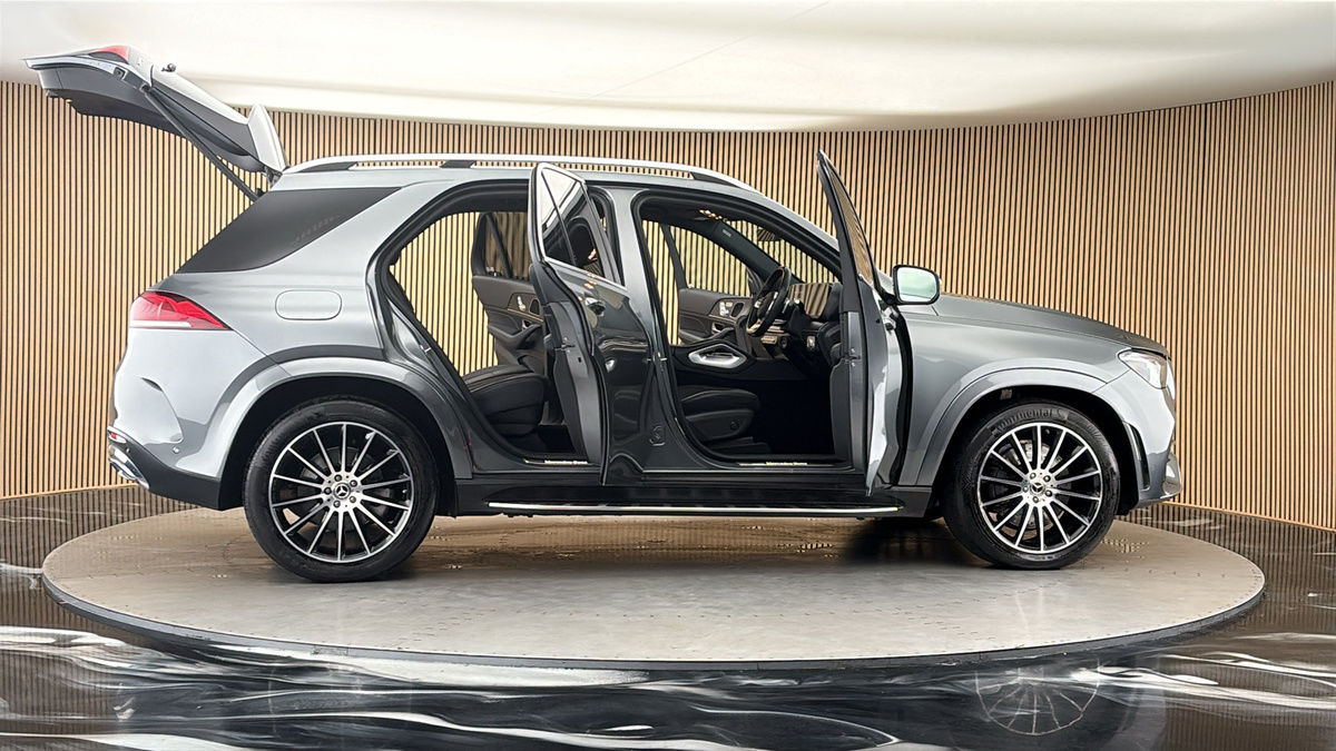 More views of Mercedes-Benz GLE