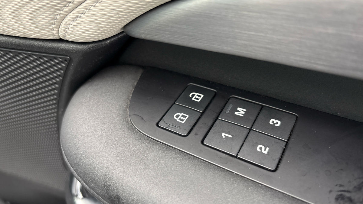 Land Rover Discovery Image 26
