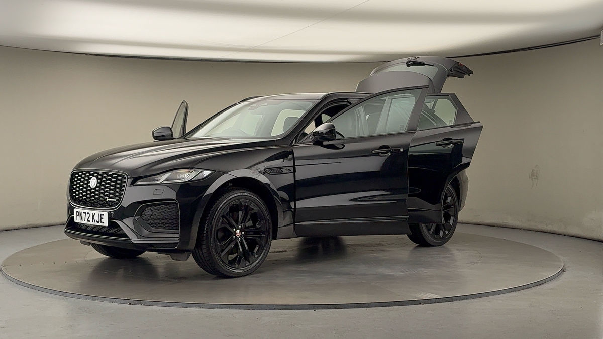 Jaguar F-PACE Image 22