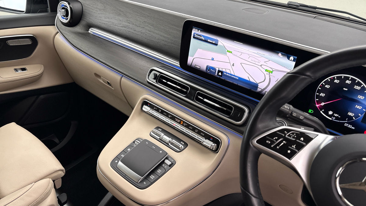 Mercedes-Benz V Class Image 18