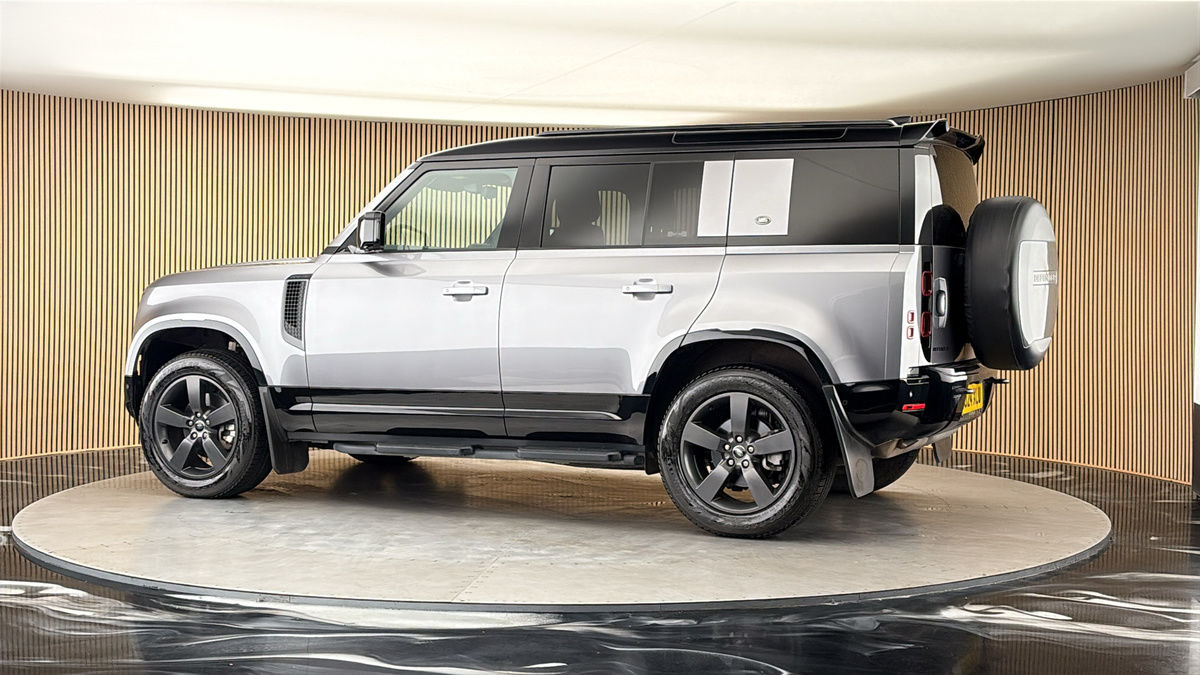 More views of Land Rover Defender 110