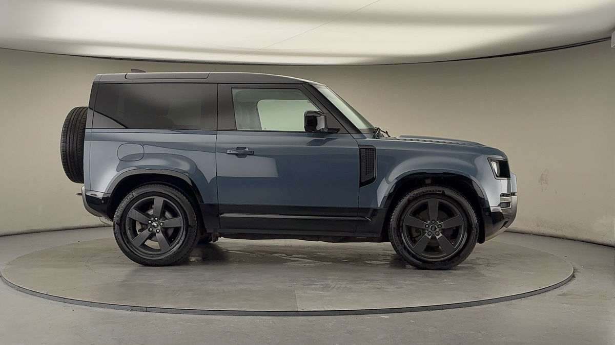 More views of Land Rover Defender 90