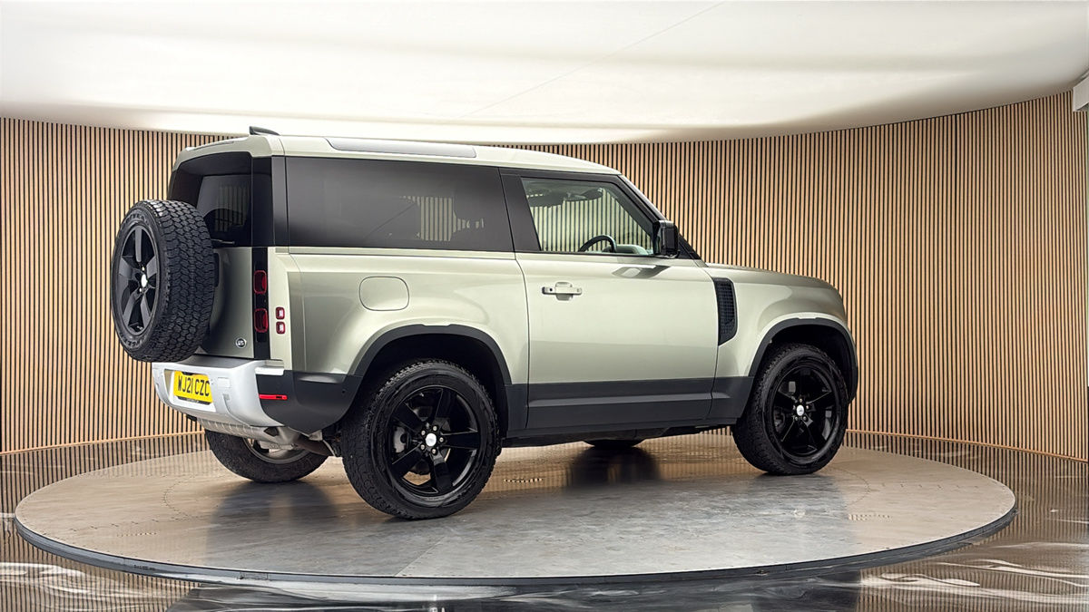 More views of Land Rover Defender 90