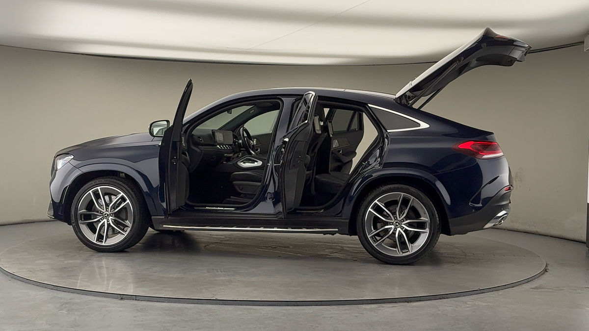 More views of Mercedes-Benz GLE