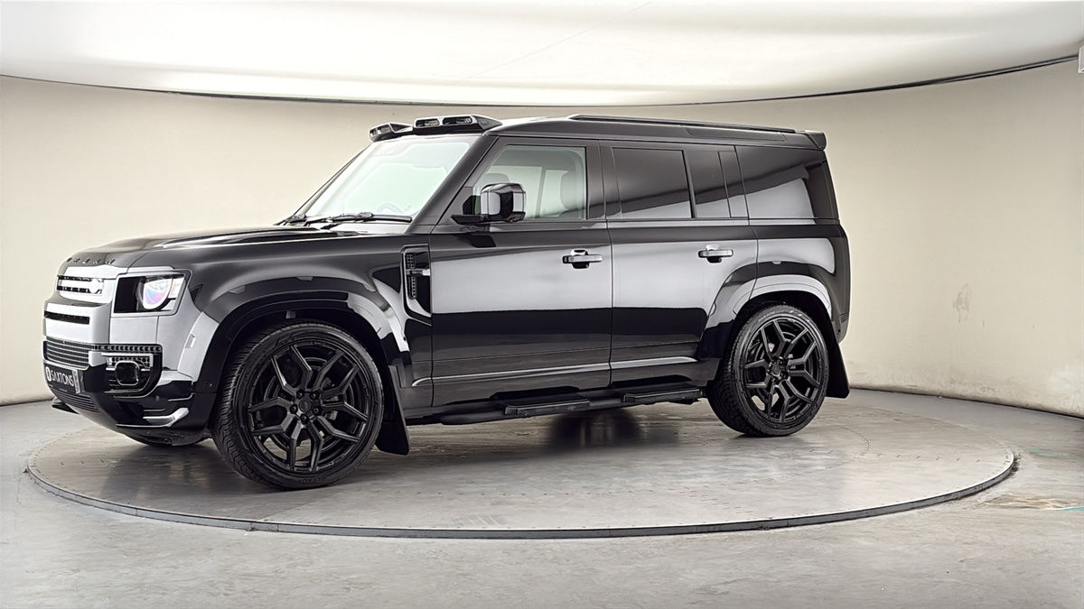 More views of Land Rover Defender 110