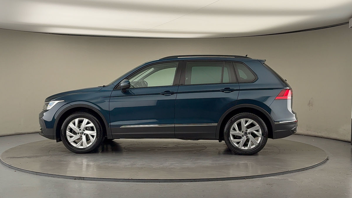 More views of Volkswagen Tiguan