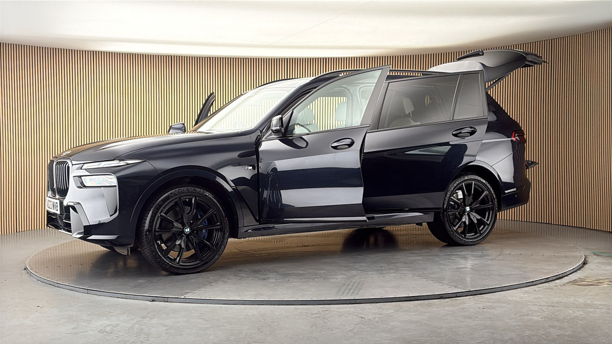 More views of BMW X7