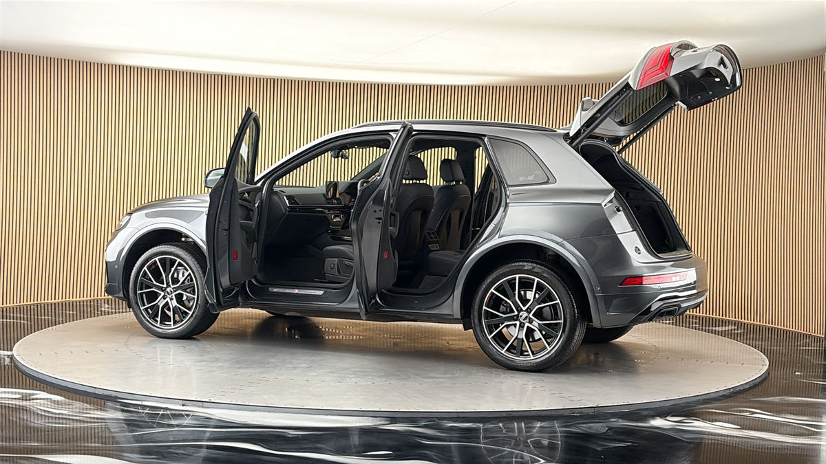 More views of Audi Q5