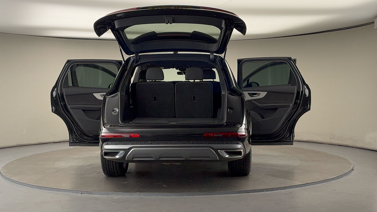 More views of Audi Q7