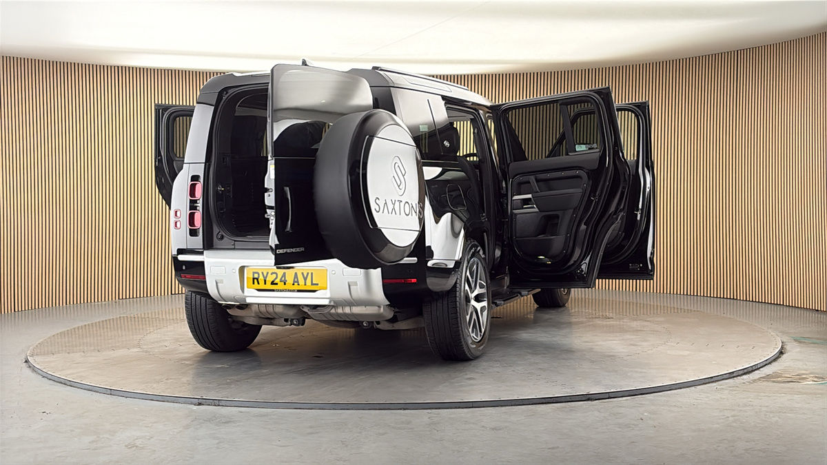 More views of Land Rover Defender 110