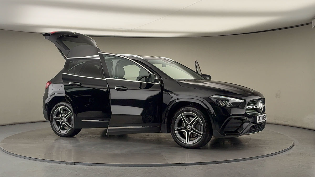 More views of Mercedes-Benz GLA