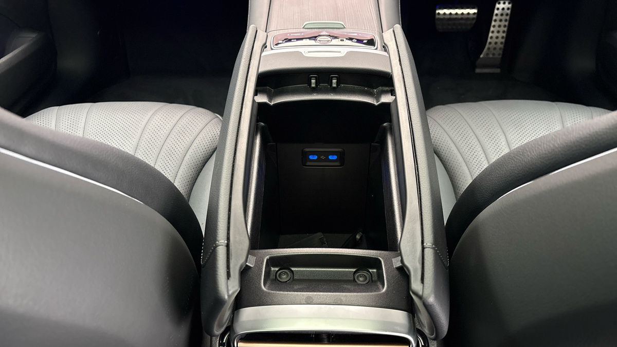 Mercedes-Benz EQE Image 28