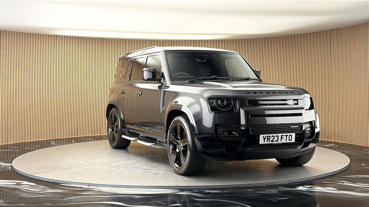 More views of Land Rover Defender 110