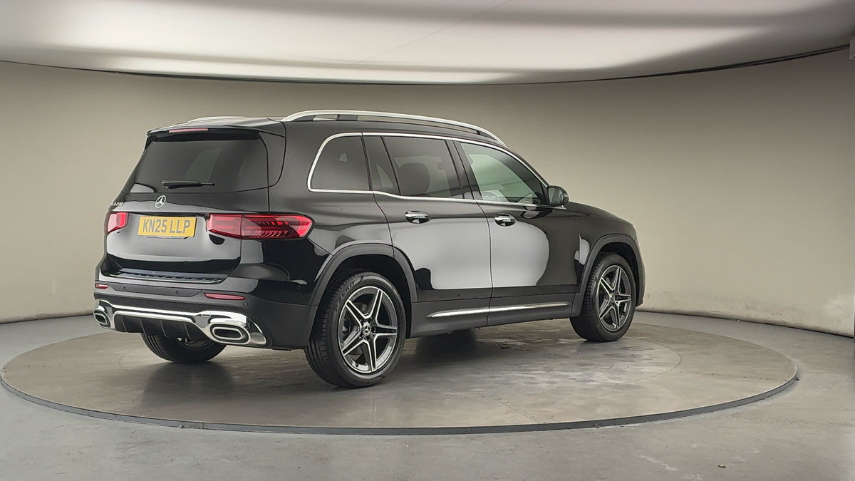 Mercedes-Benz GLB Image 21