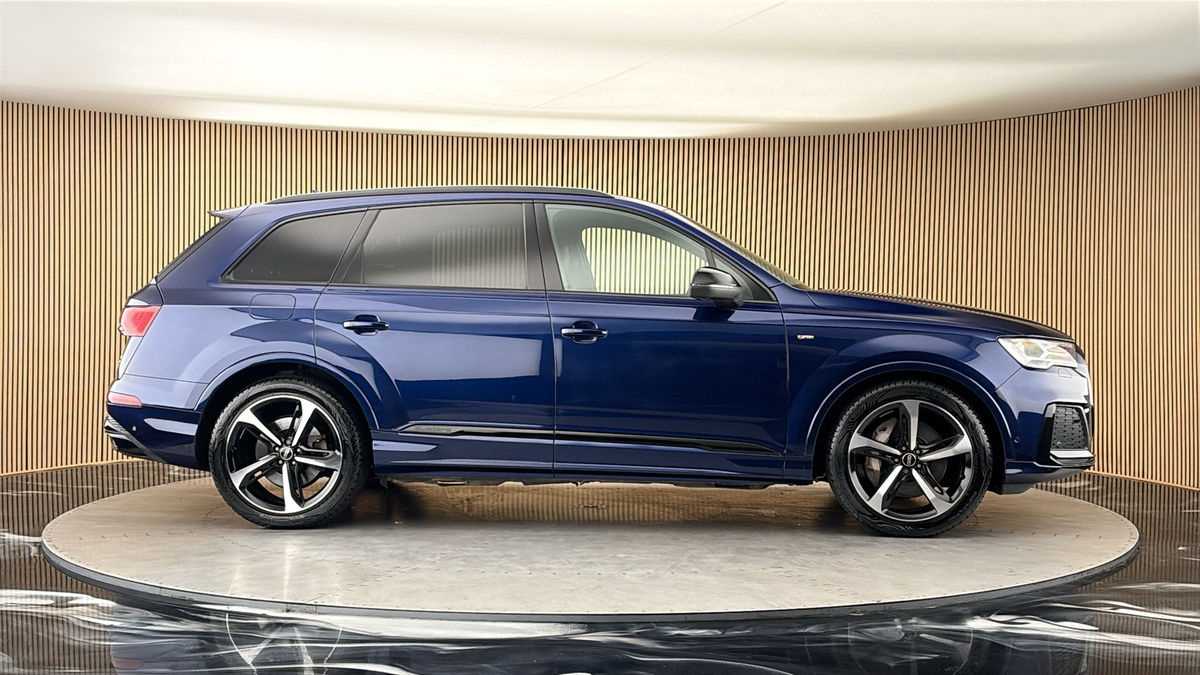 More views of Audi Q7