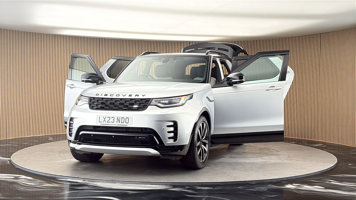 More views of Land Rover Discovery