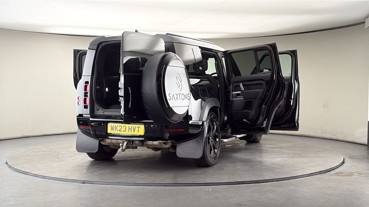 More views of Land Rover Defender 110