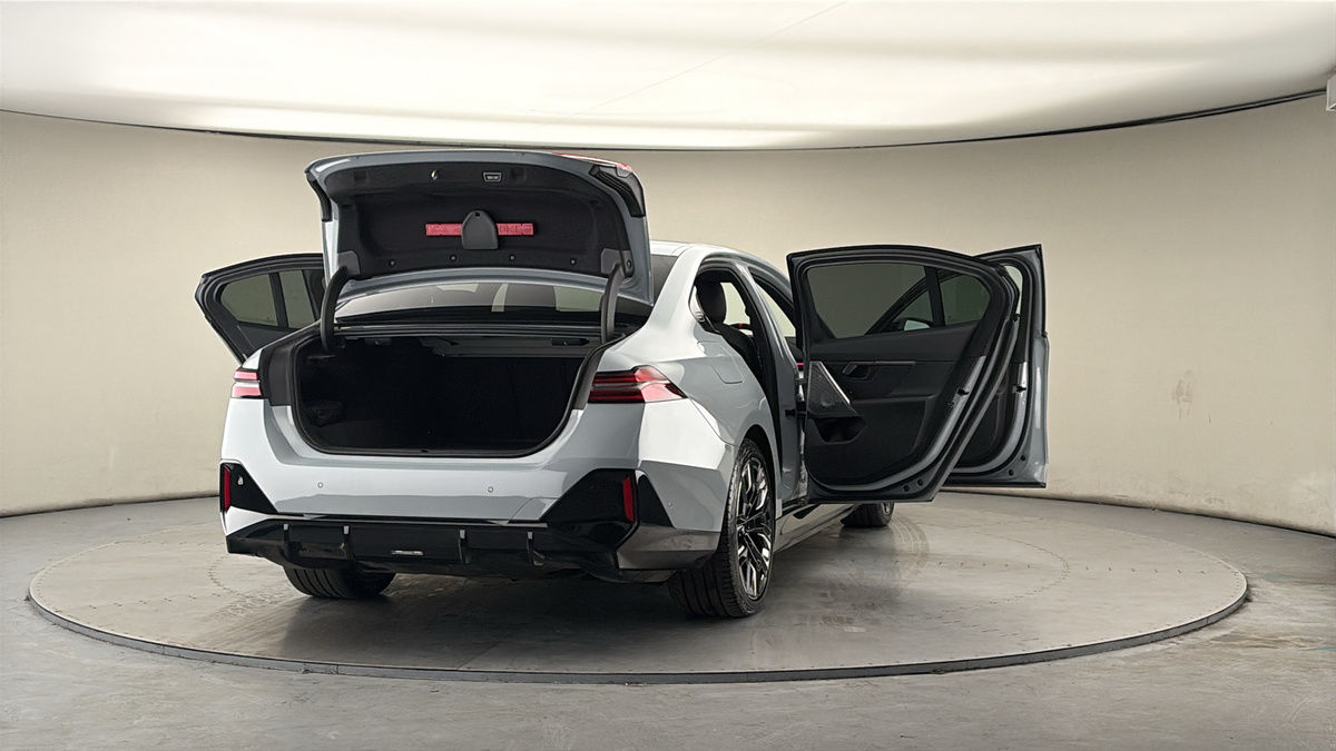 More views of BMW i5