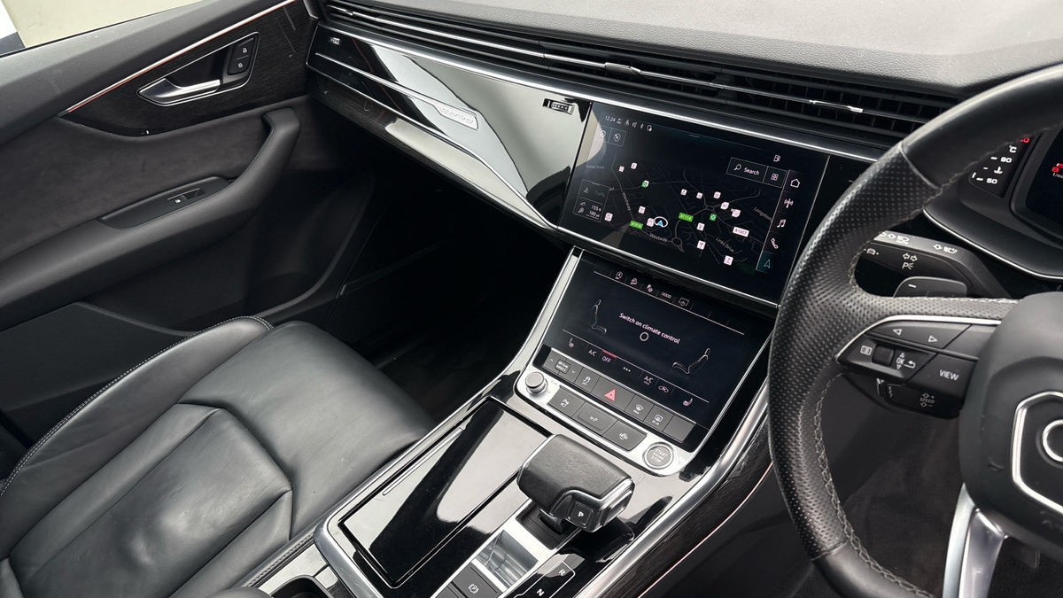 Audi Q7 Image 36