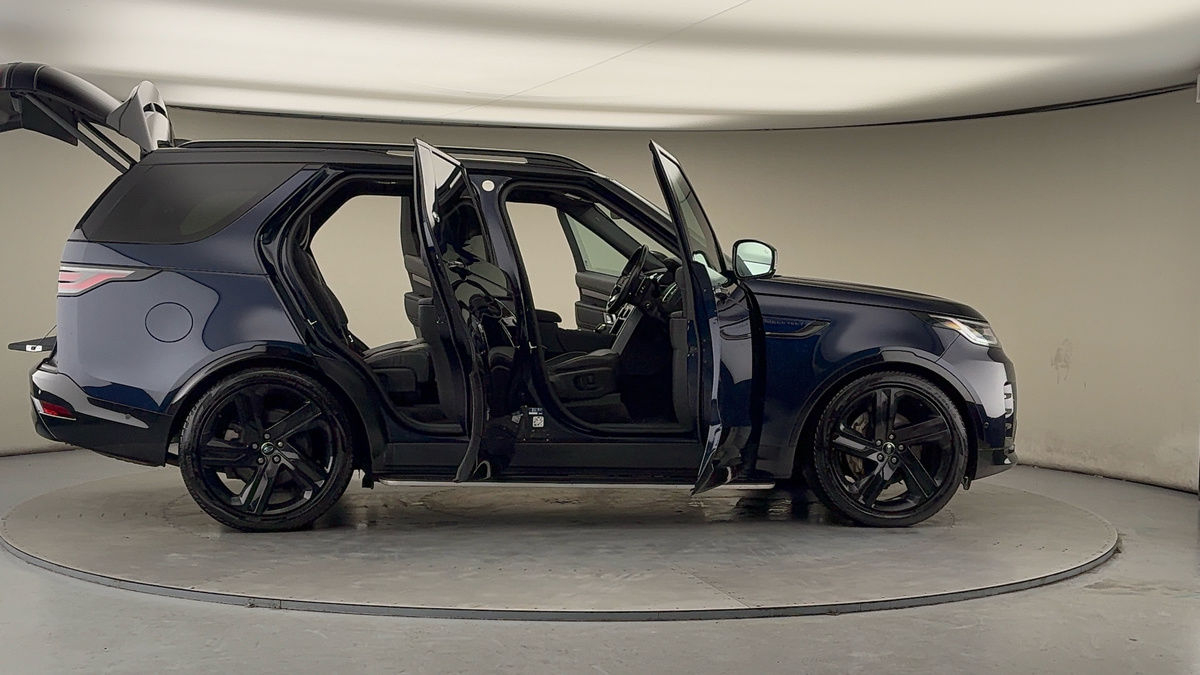 More views of Land Rover Discovery