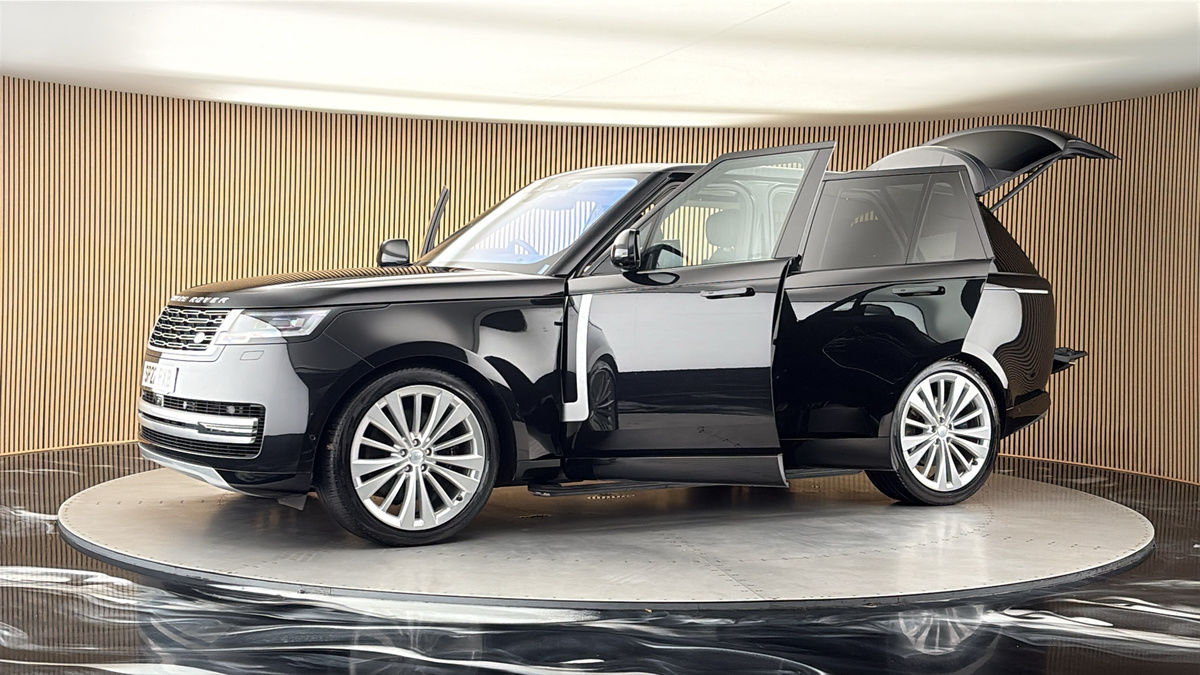 More views of Land Rover Range Rover