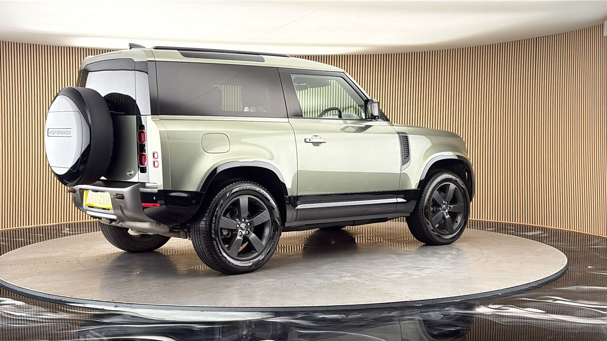 More views of Land Rover Defender 90