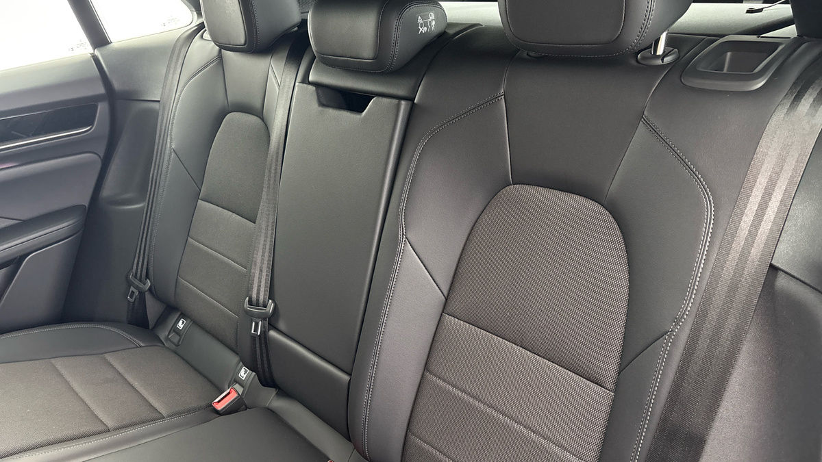Porsche Macan Image 8
