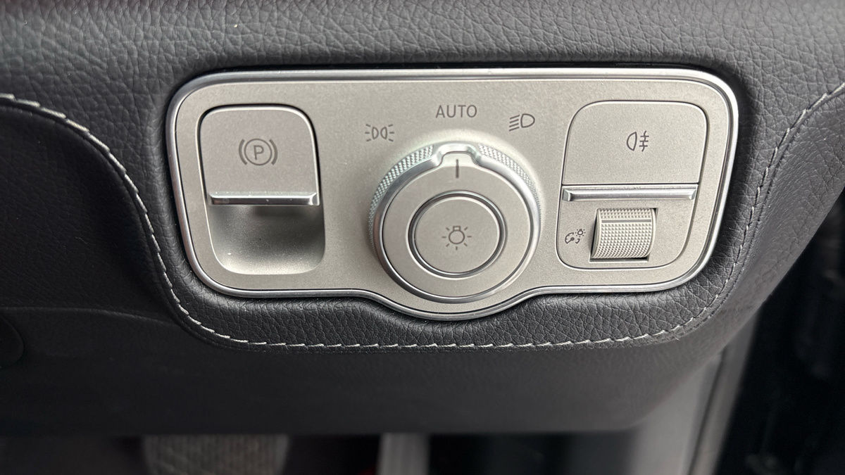 Mercedes-Benz GLE Image 28