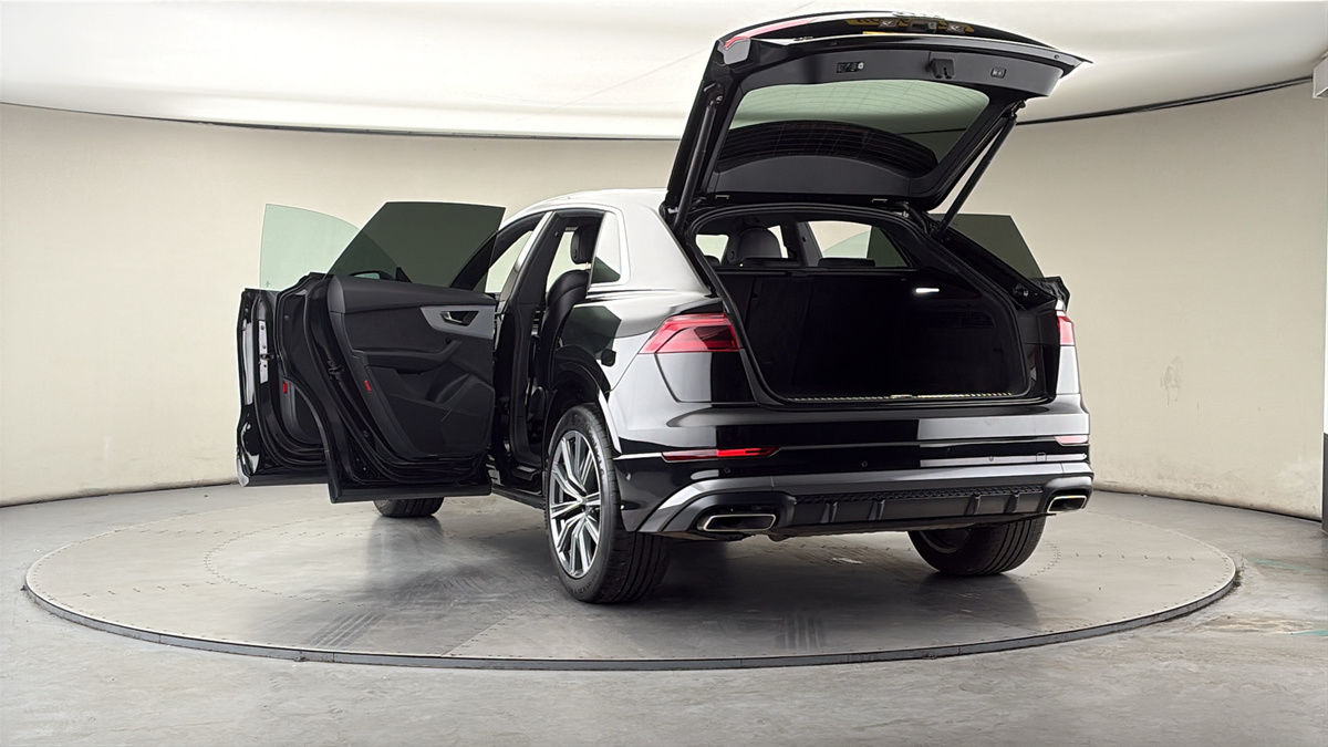 More views of Audi Q8