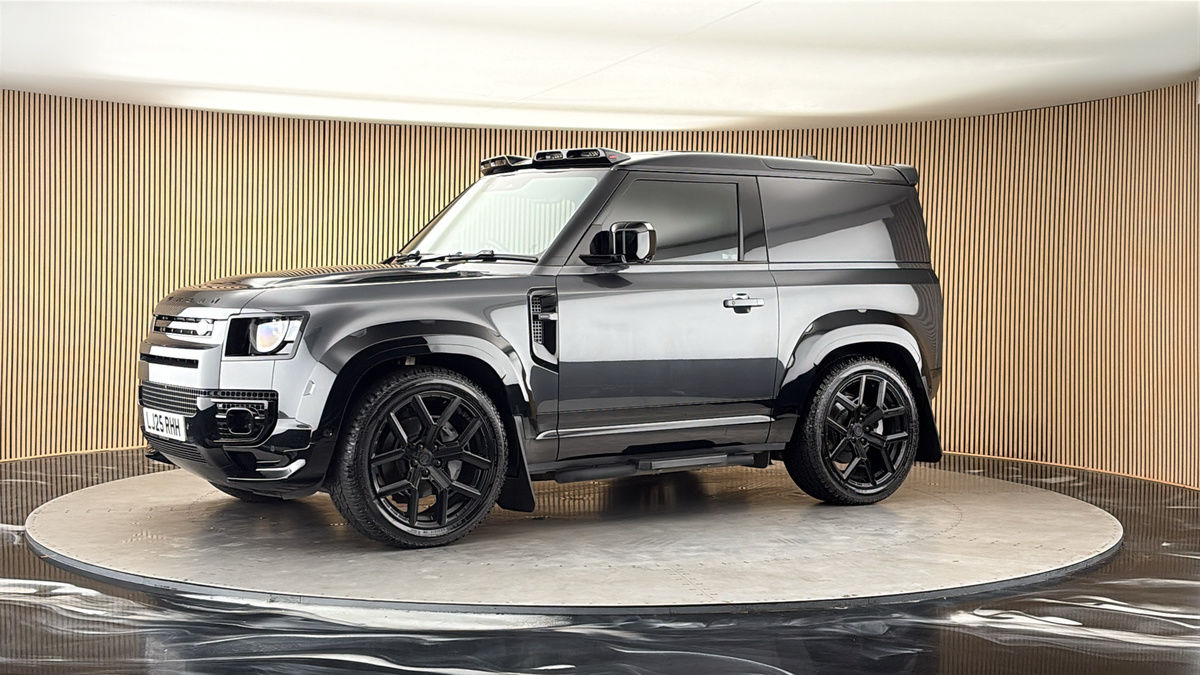 More views of Land Rover Defender 90