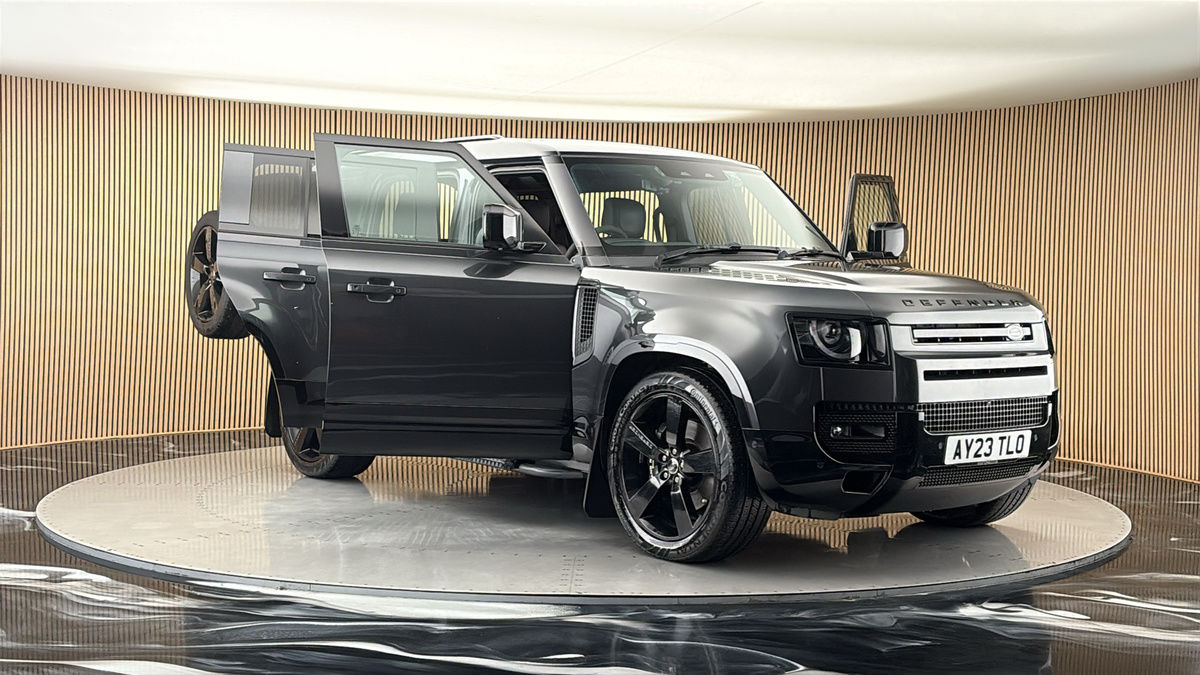 More views of Land Rover Defender 110