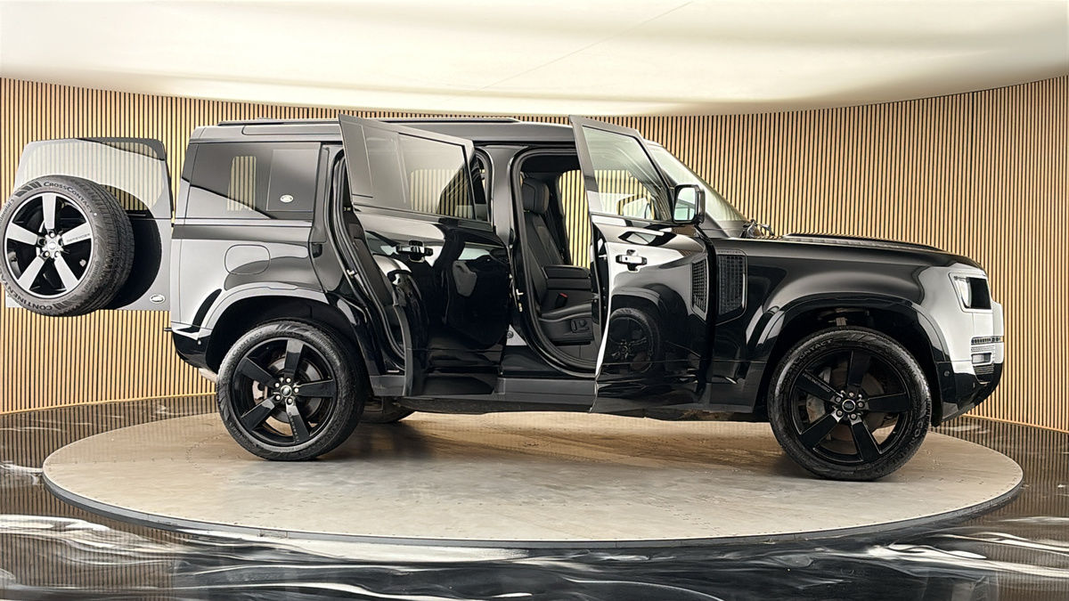 More views of Land Rover Defender 110