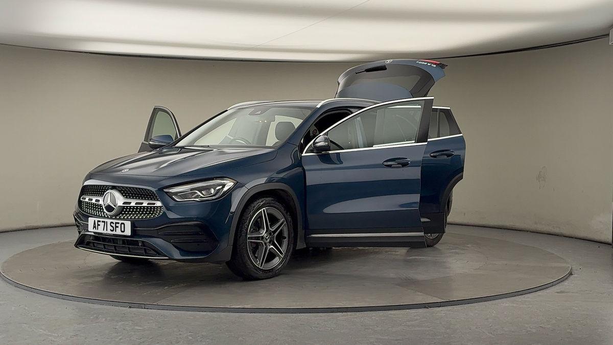 More views of Mercedes-Benz GLA