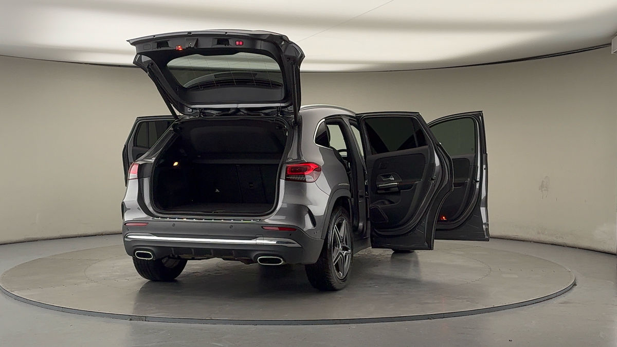 More views of Mercedes-Benz GLA