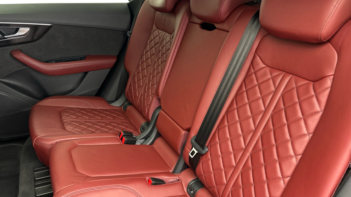 Audi SQ8 Image 8