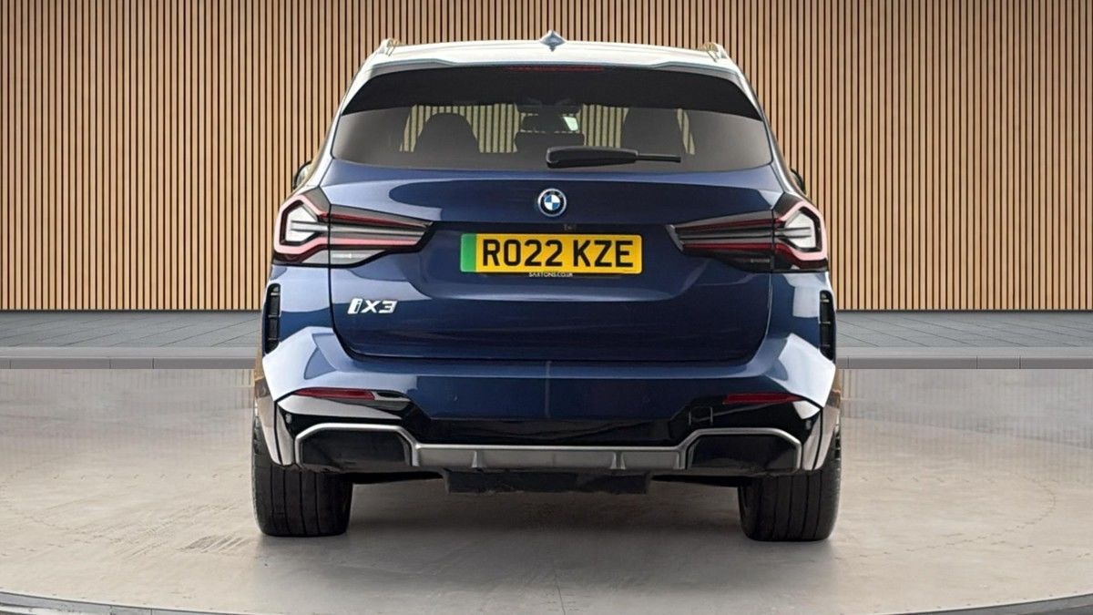BMW iX3 Image 4