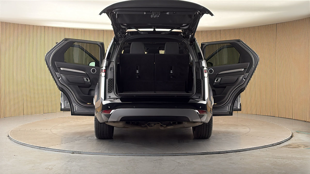 More views of Land Rover Discovery