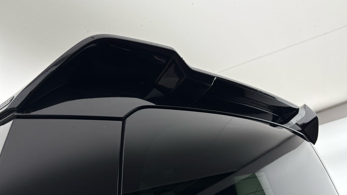 Land Rover Defender 110 Urban Image 30