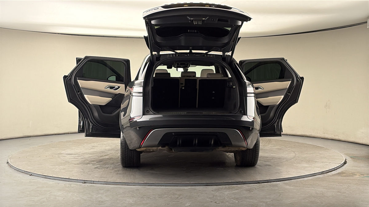More views of Land Rover Range Rover Velar