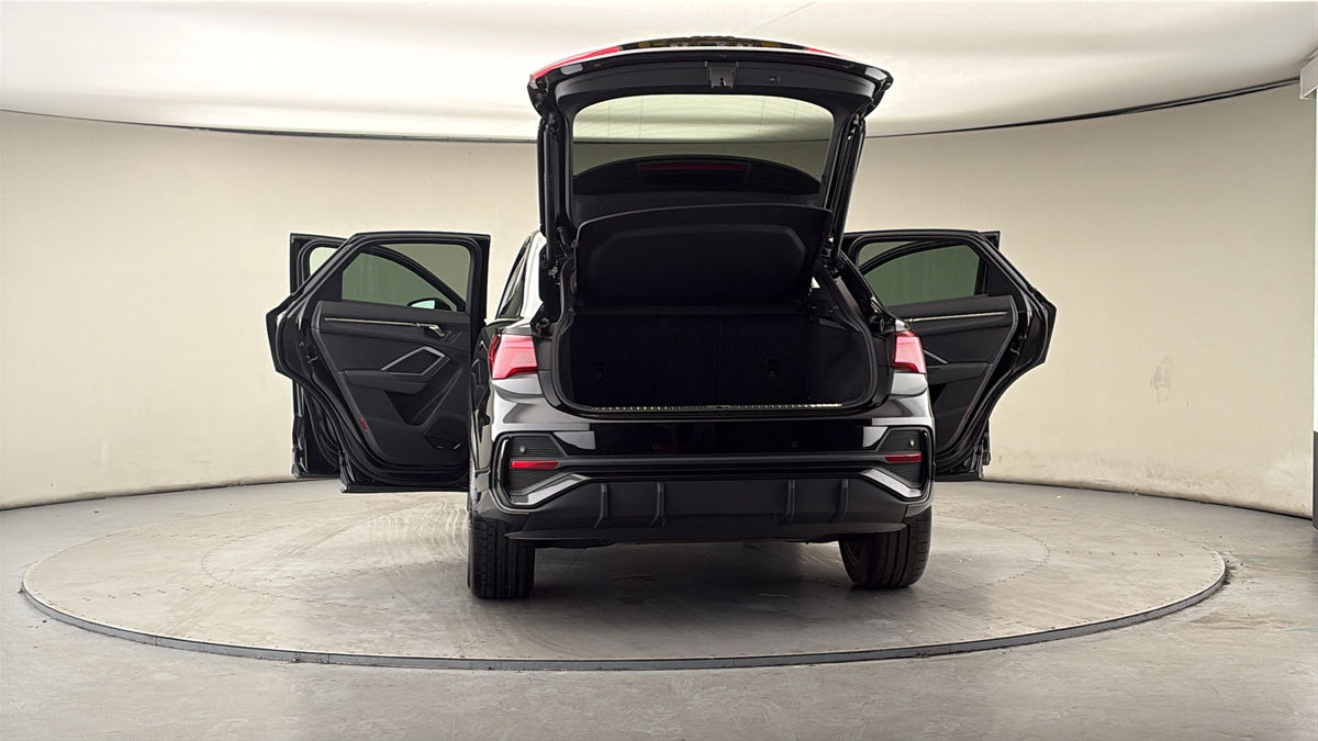 More views of Audi Q3