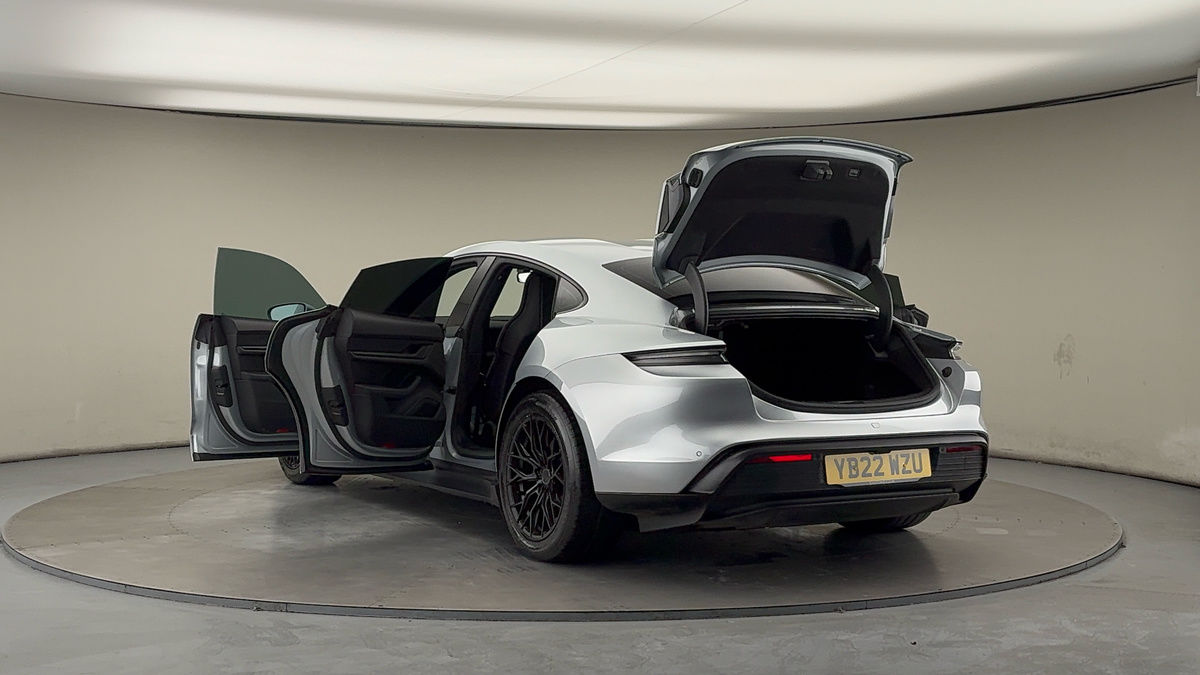 Porsche Taycan Image 23