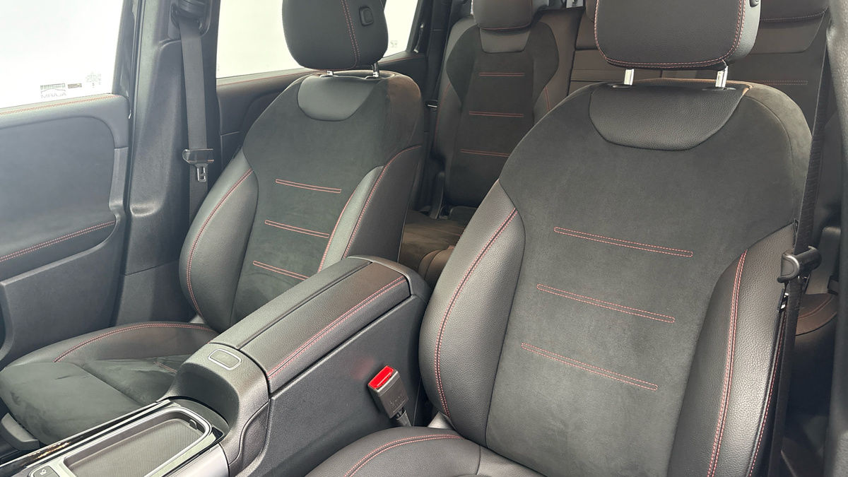 Mercedes-Benz GLB Image 7