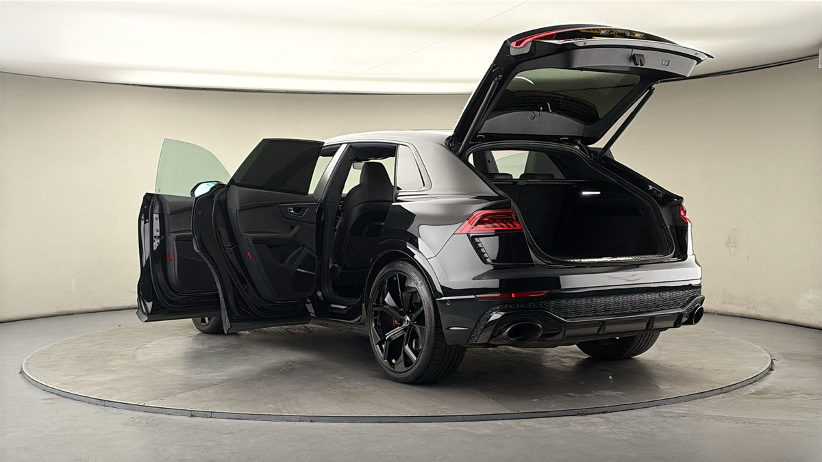 Audi RSQ8 Image 23