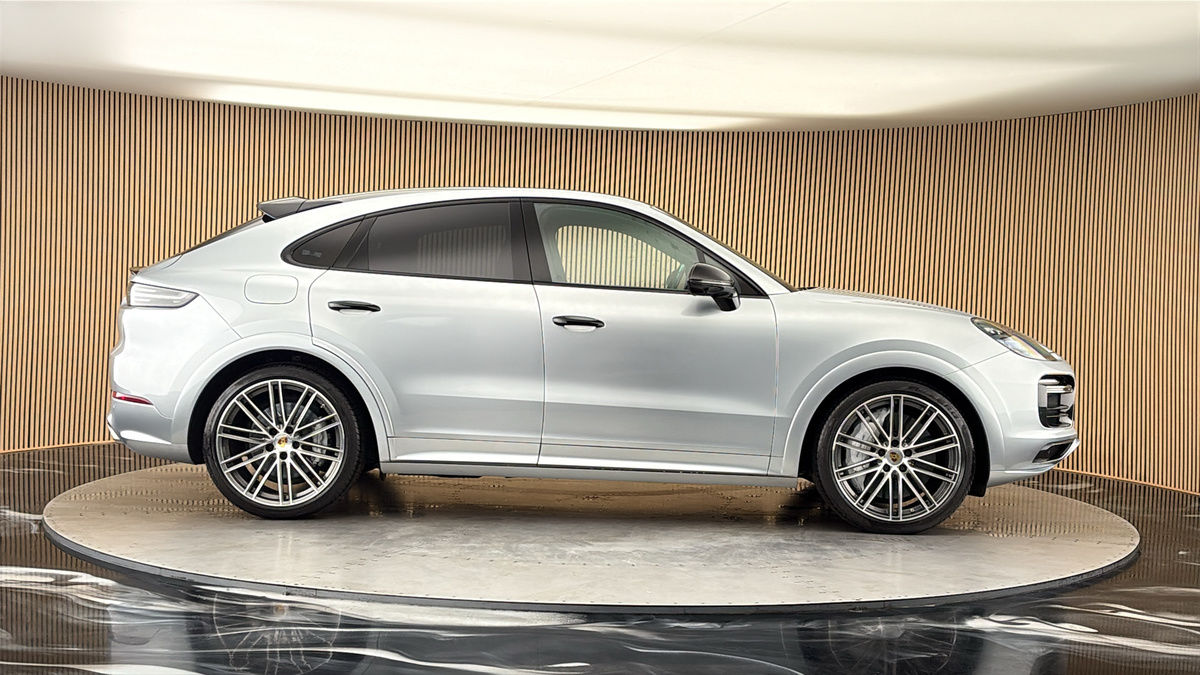 Porsche Cayenne Image 16