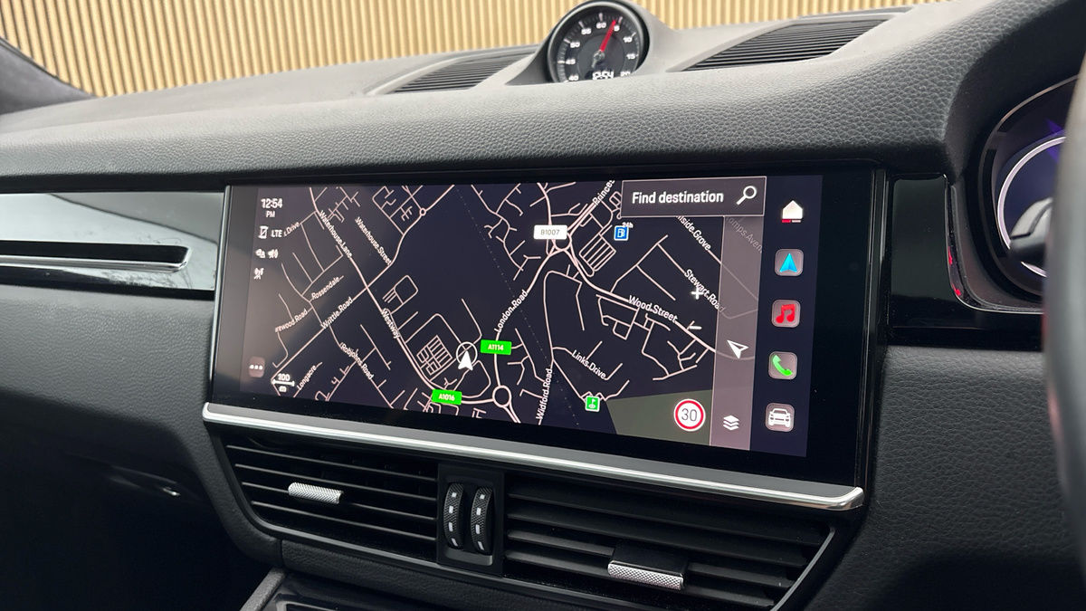 Porsche Cayenne Image 17