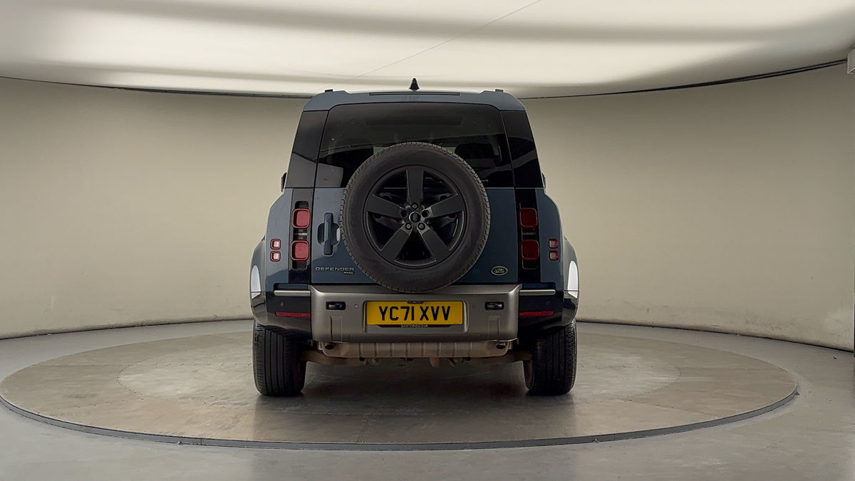 Land Rover Defender 110 Image 4