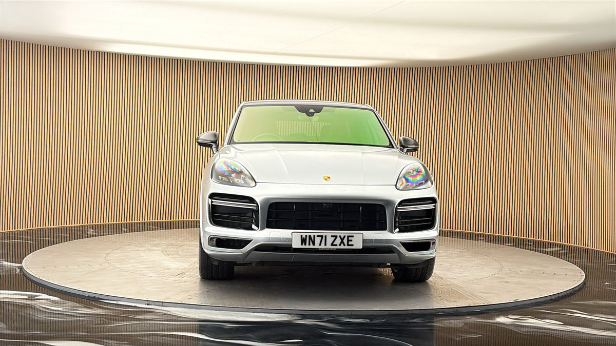 More views of Porsche Cayenne