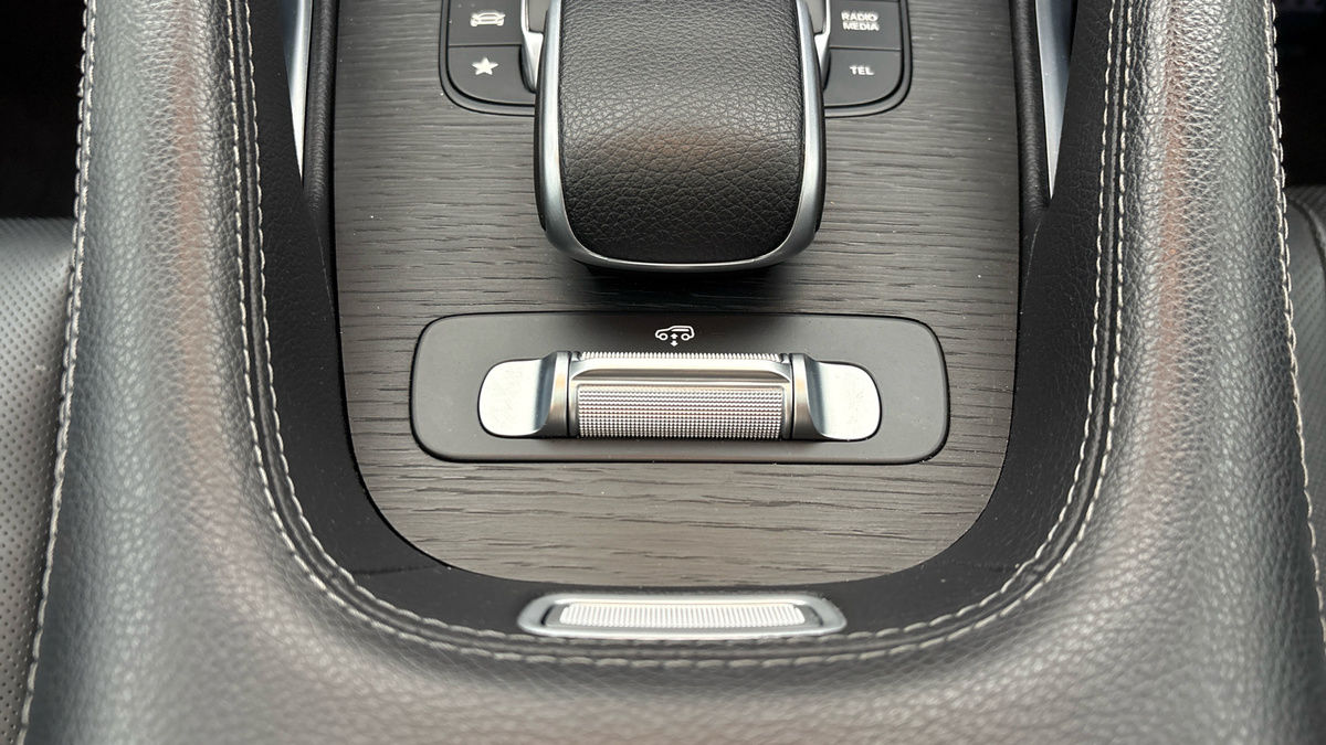 Mercedes-Benz GLE Image 28