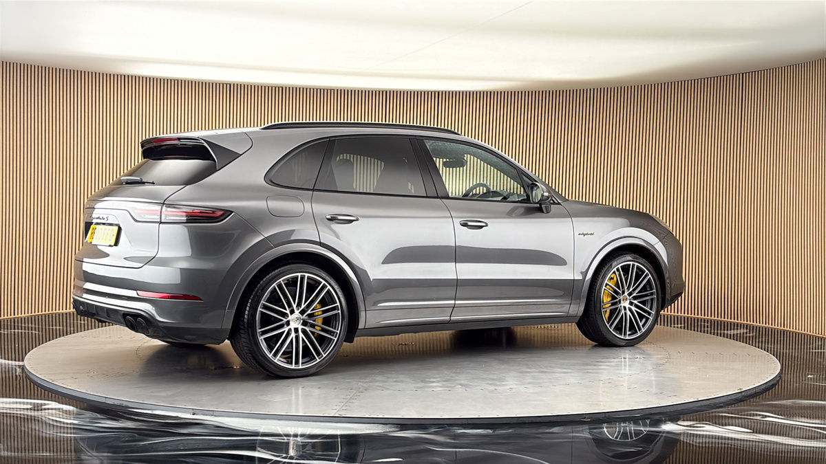 More views of Porsche Cayenne